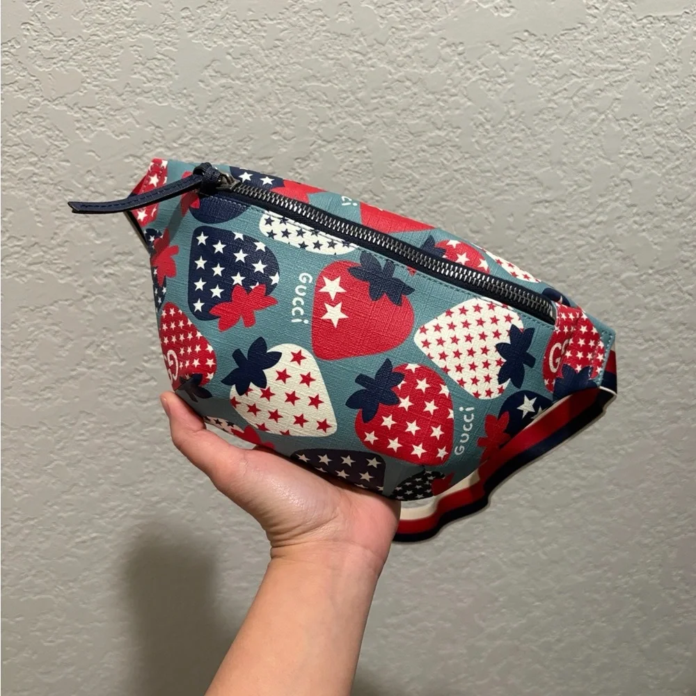 Gucci Limited Edition Strawberry Belt
Bag - Picture 15 of 15